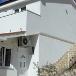 Apartment House Riviera Moscenicka Draga