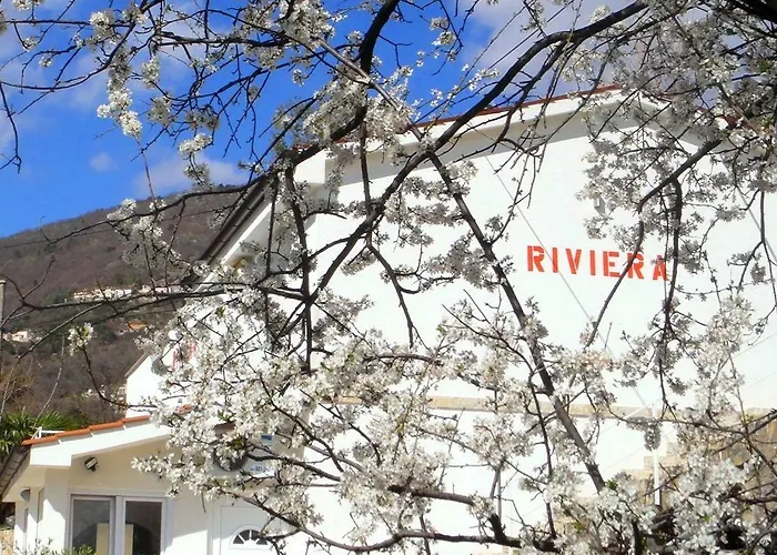 House Riviera Apartman *